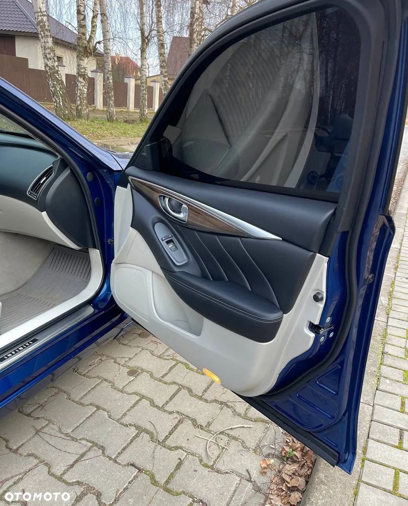 Infiniti Q50 - 12