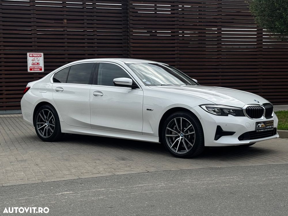 BMW Seria 3 330e Aut. Luxury Line - 8