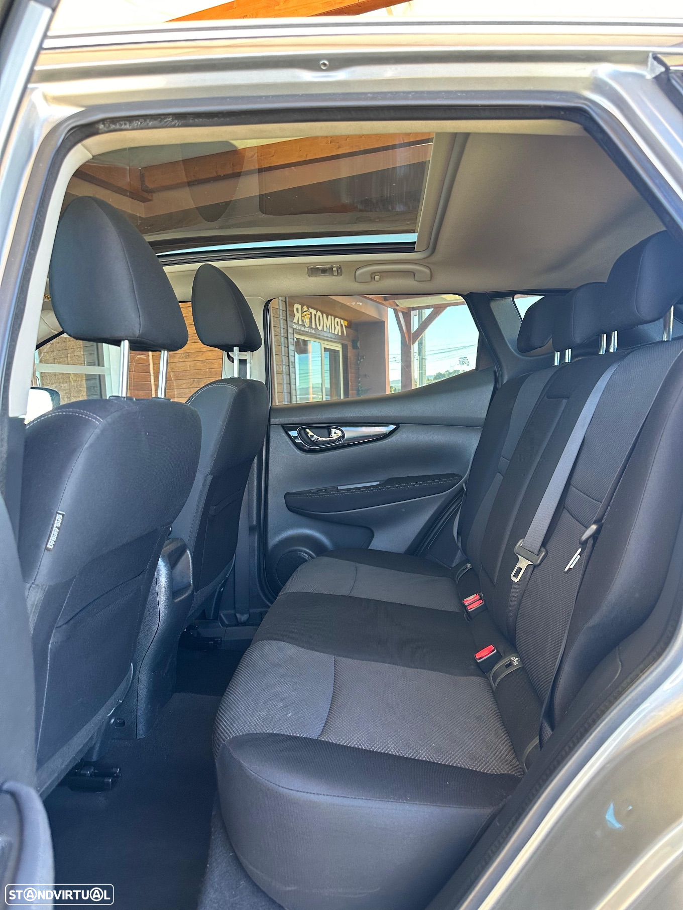 Nissan Qashqai 1.5 dCi N-Connecta 18 RS+PS - 9