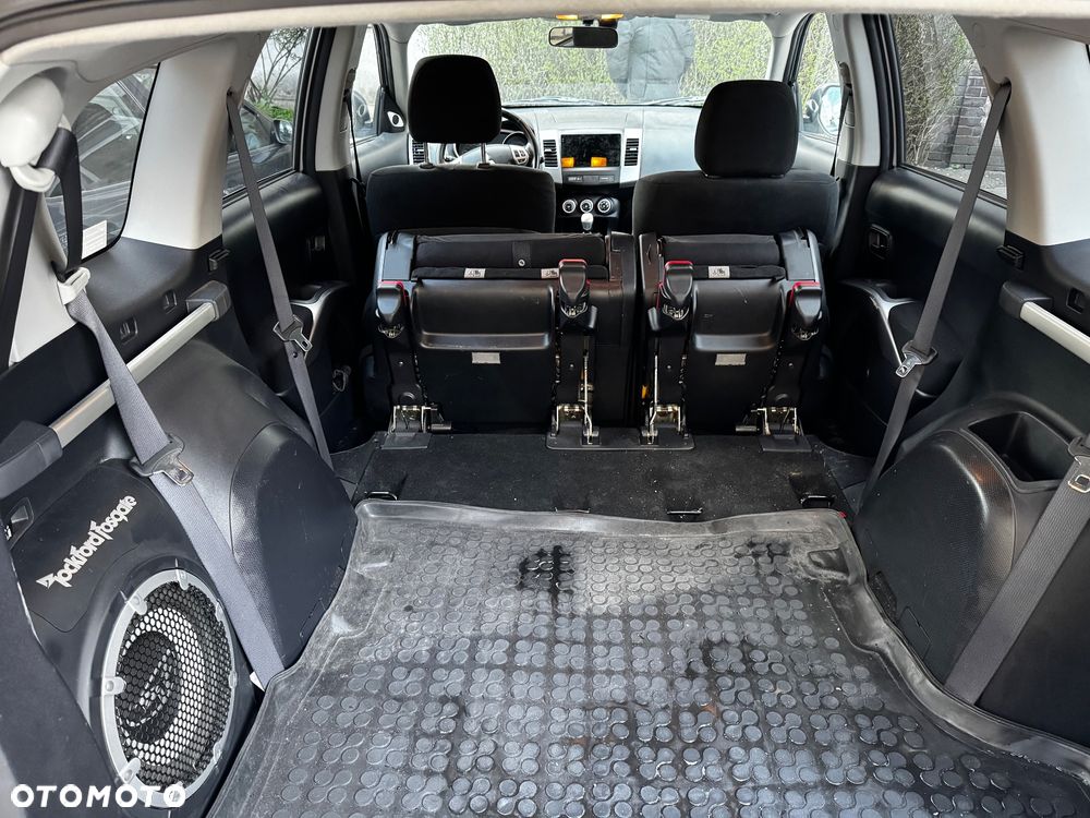 Mitsubishi Outlander 2.2 DID Intense + - 12