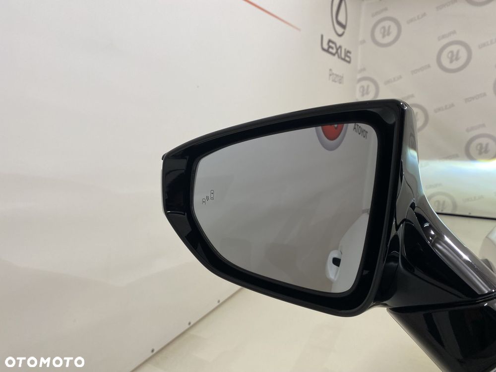 Lexus UX - 16