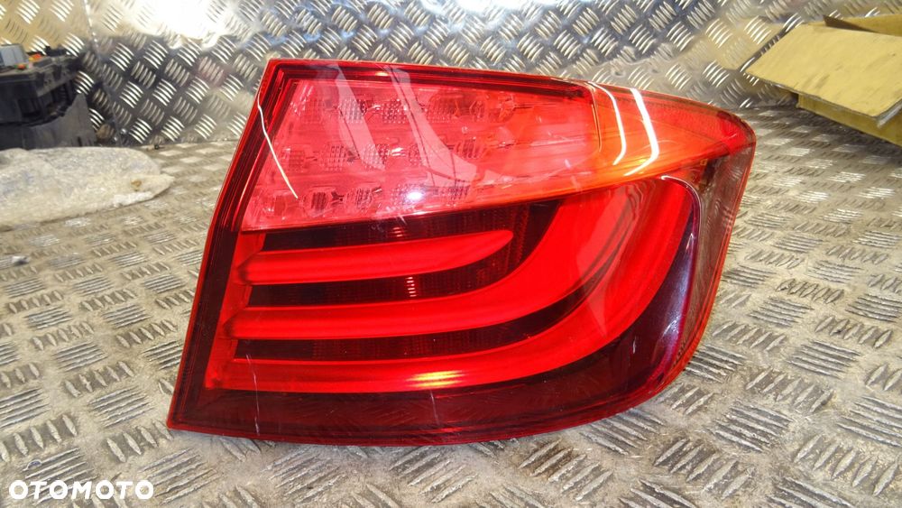 lampa prawy prawa tył tylna led bmw 5 f10 lift - 1