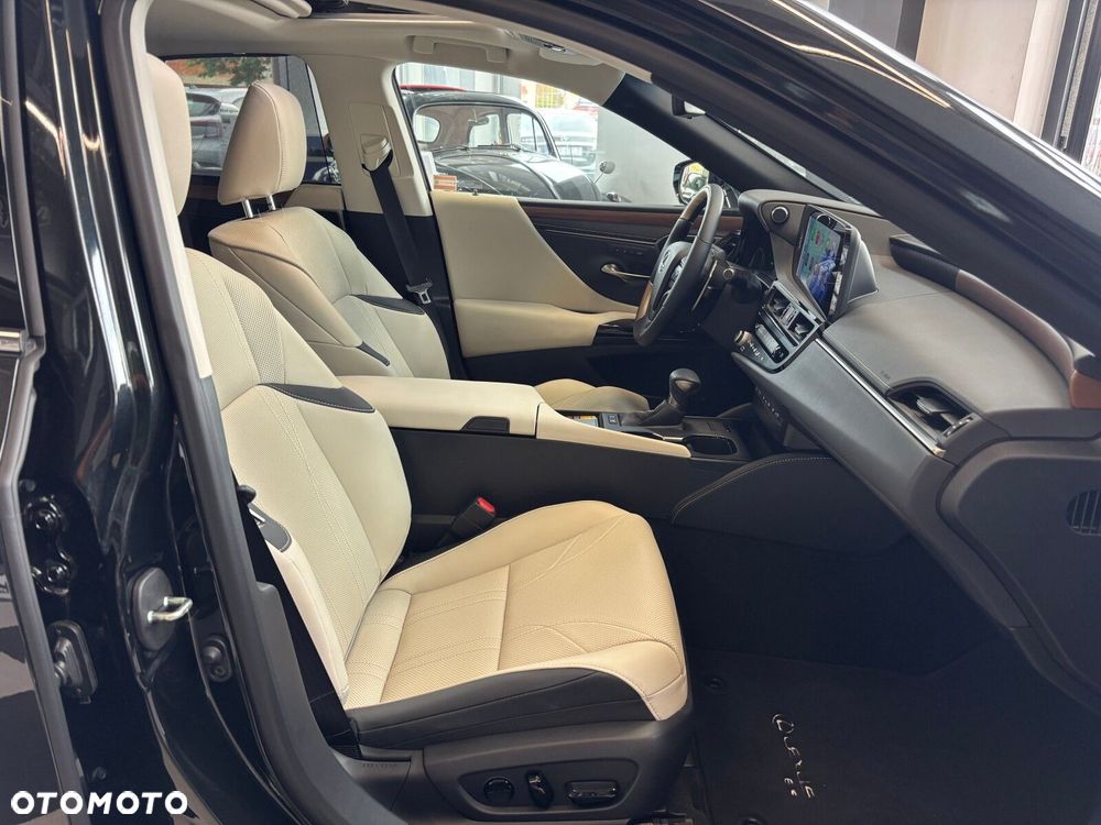 Lexus ES - 40