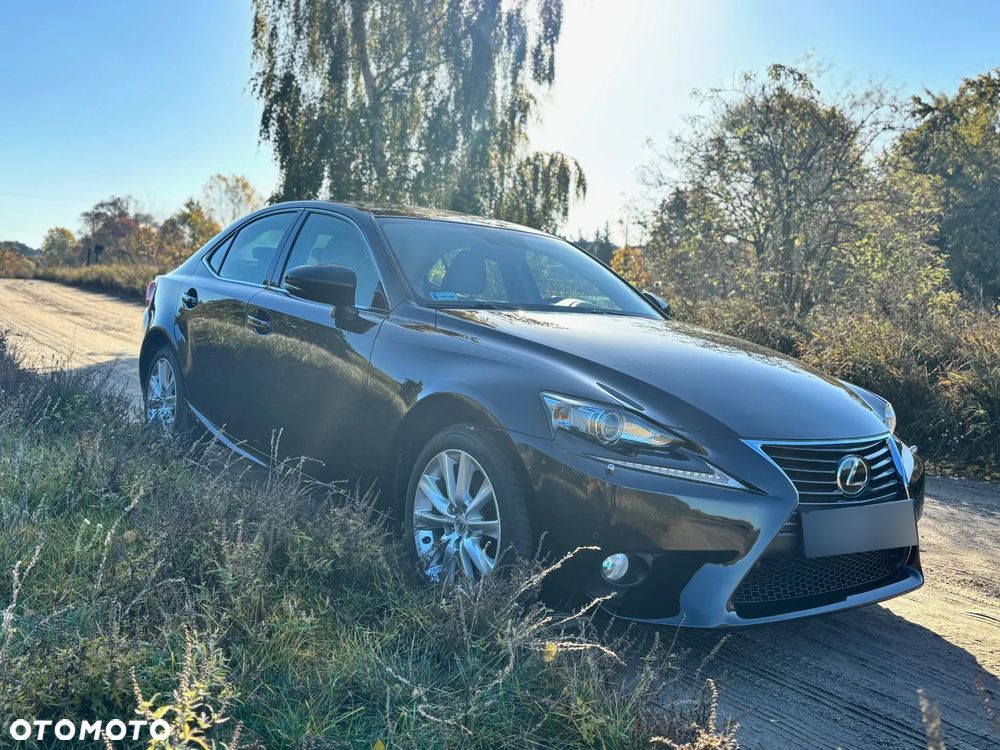 Lexus IS - 4