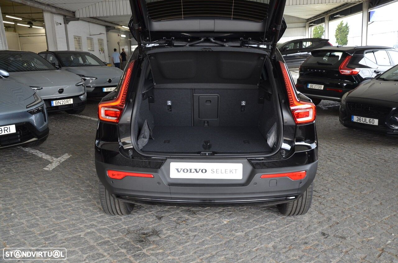 Volvo XC 40 2.0 B3 Black Edition - 18