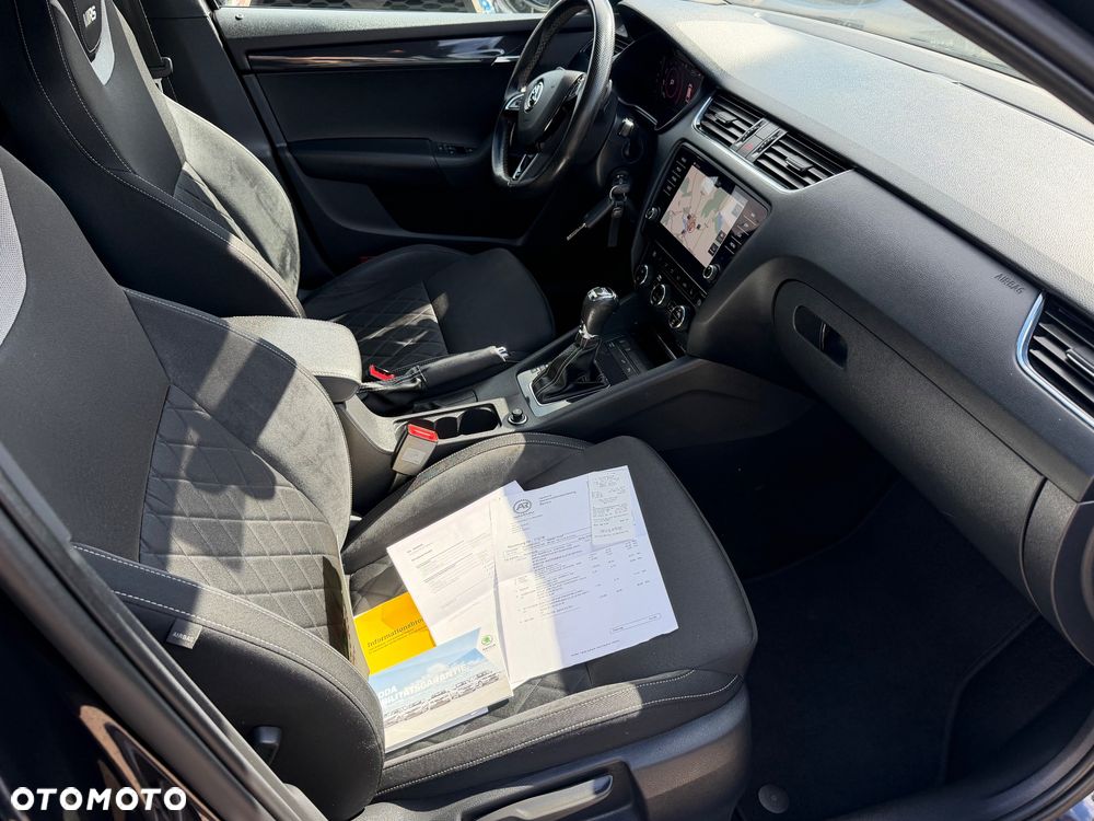 Skoda Octavia 2.0 TDI DSG RS - 20