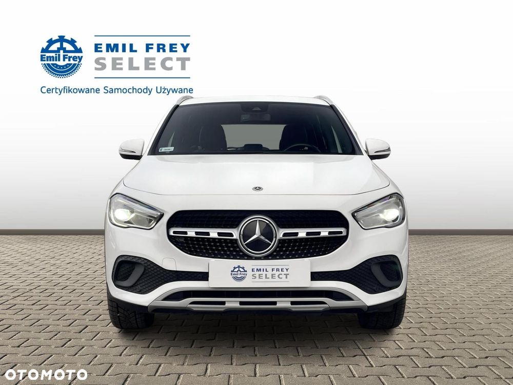 Mercedes-Benz GLA - 9