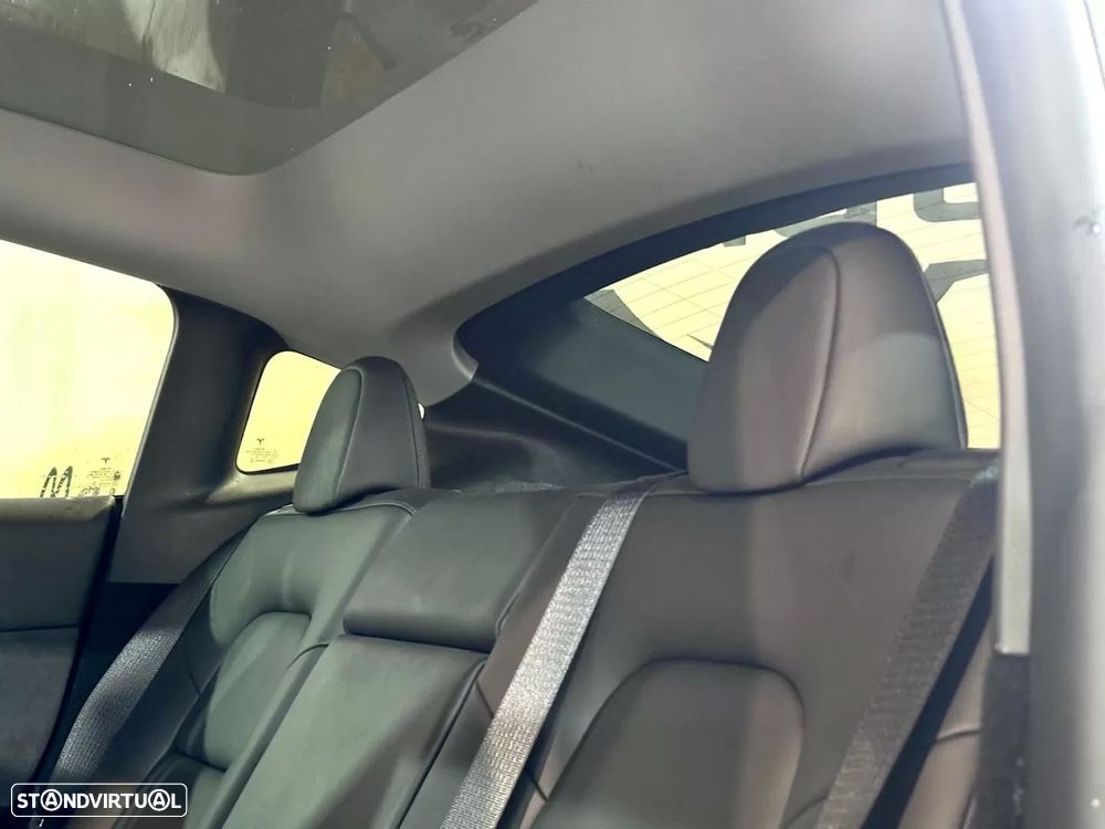 Tesla Model Y Long Range Dual Motor AWD - 15