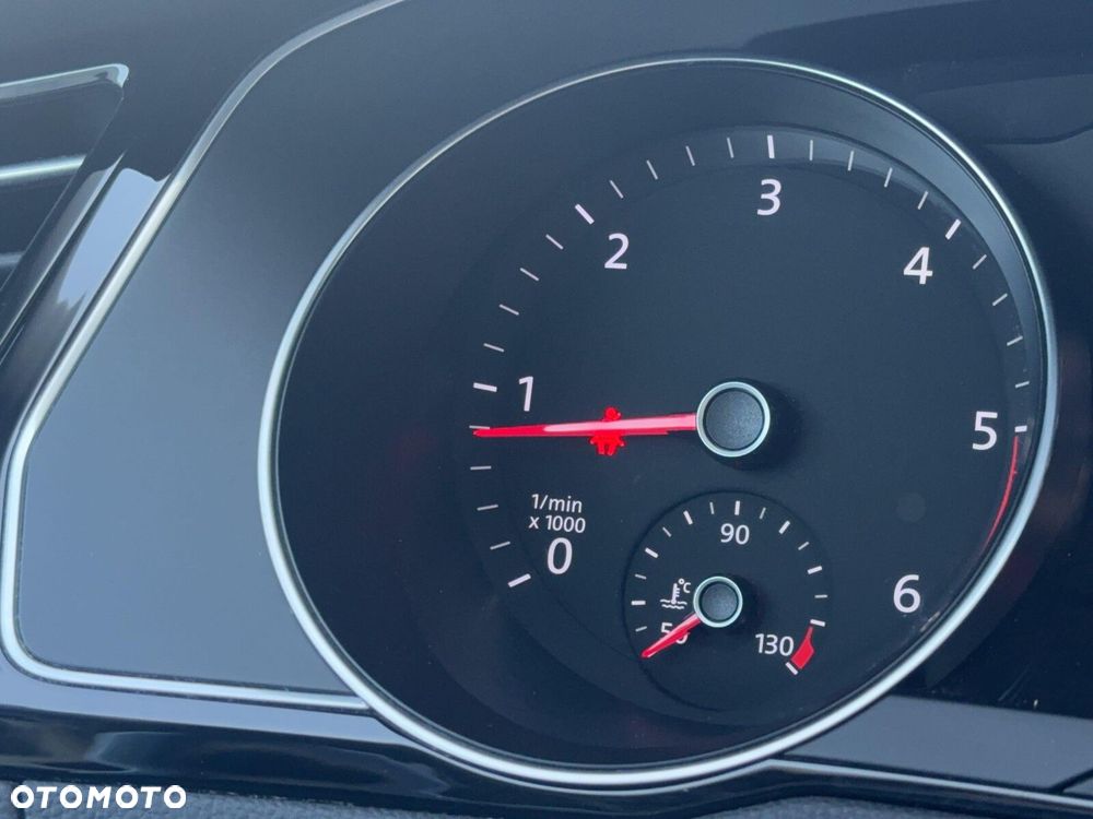 Volkswagen Passat - 17