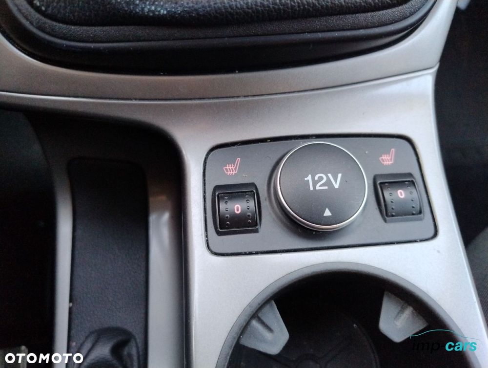 Ford Kuga - 10