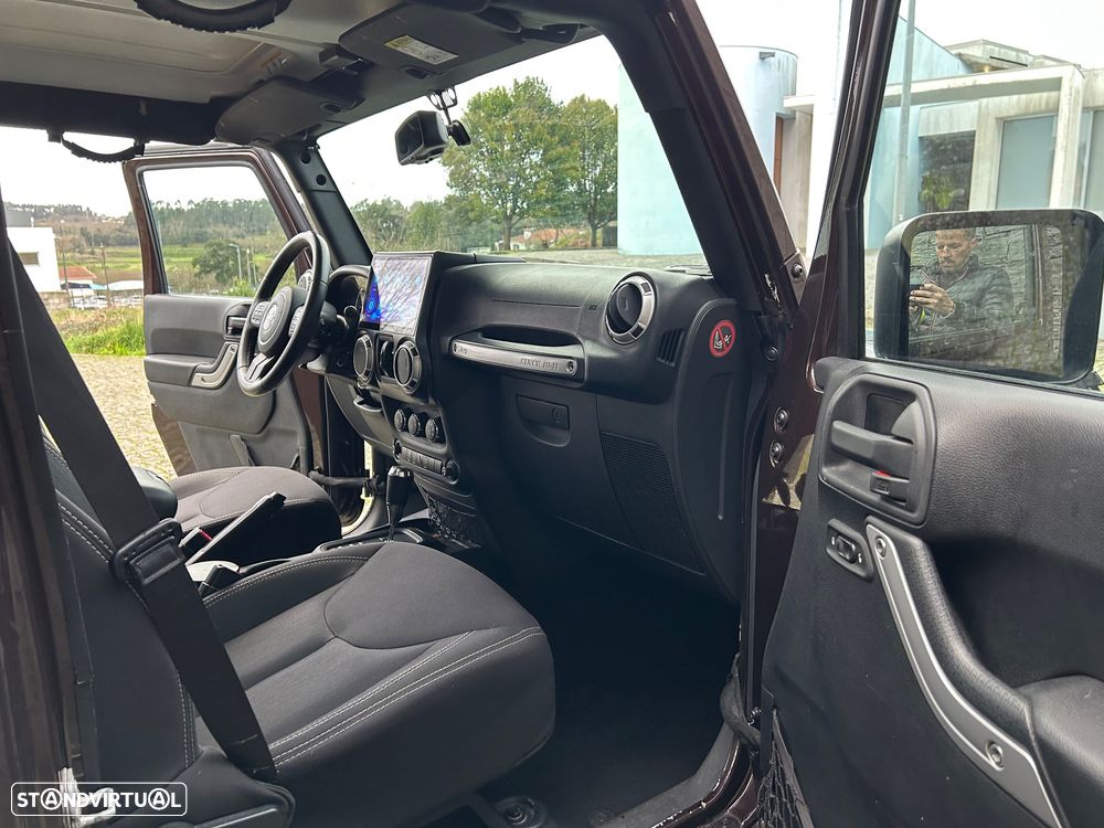 Jeep Wrangler Unlimited 2.8 CRD ATX Sahara Adventure Edition - 18