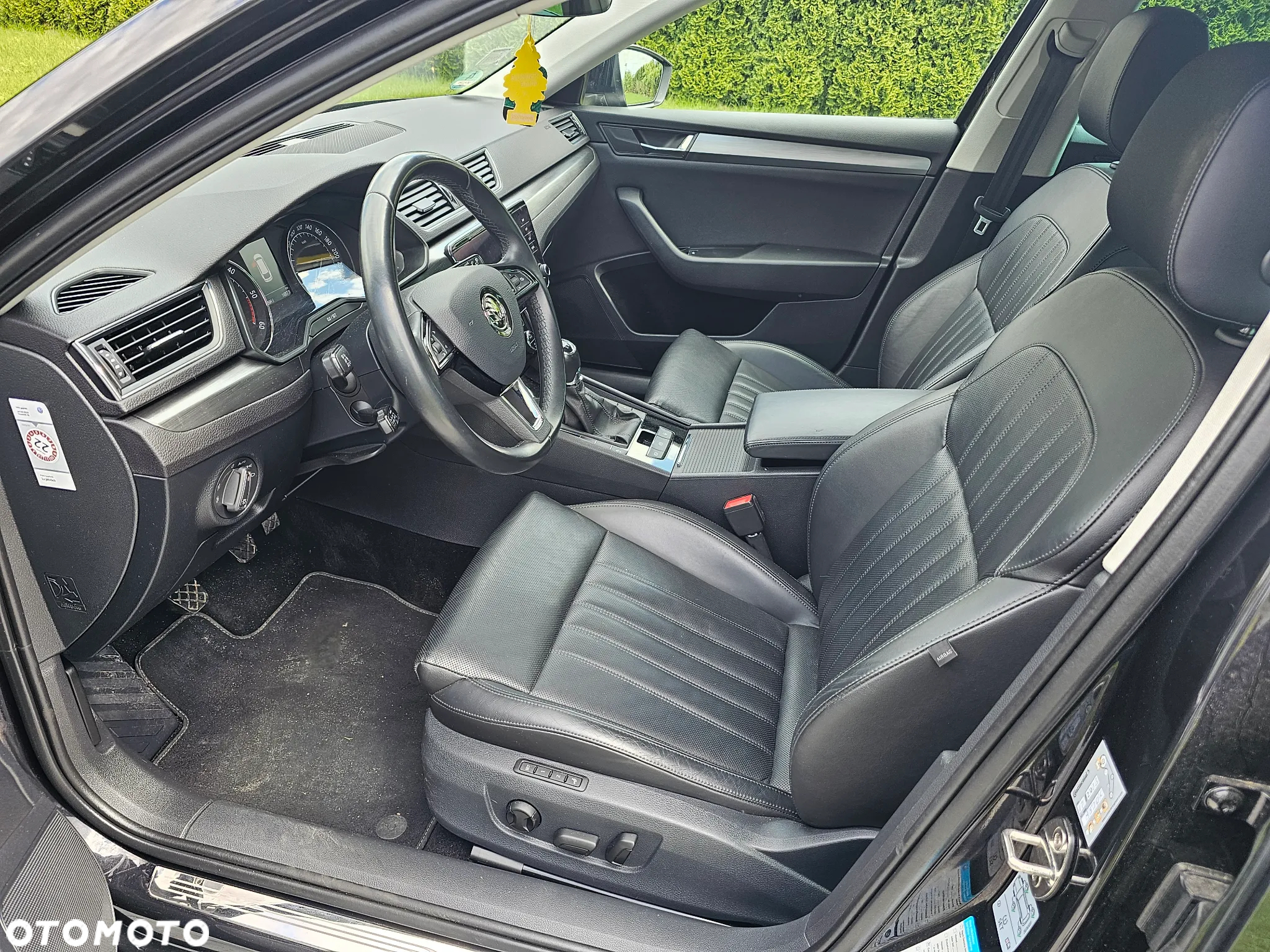Skoda Superb 2.0 TDI Premium Edition - 7