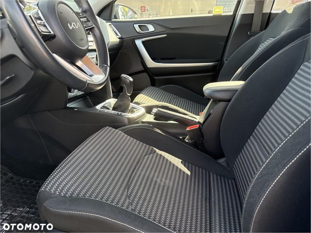 Kia Ceed 1.5 T-GDI M - 12