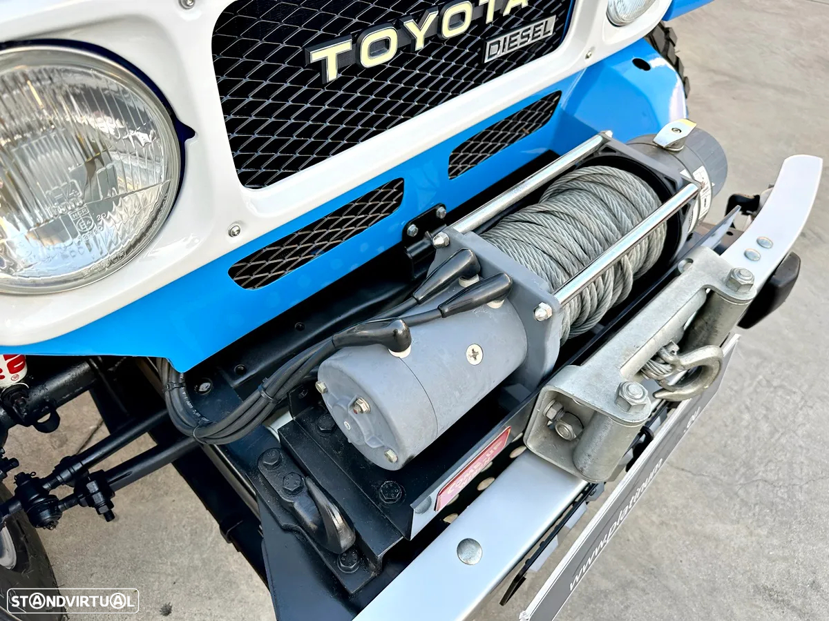 Toyota Land Cruiser - 30