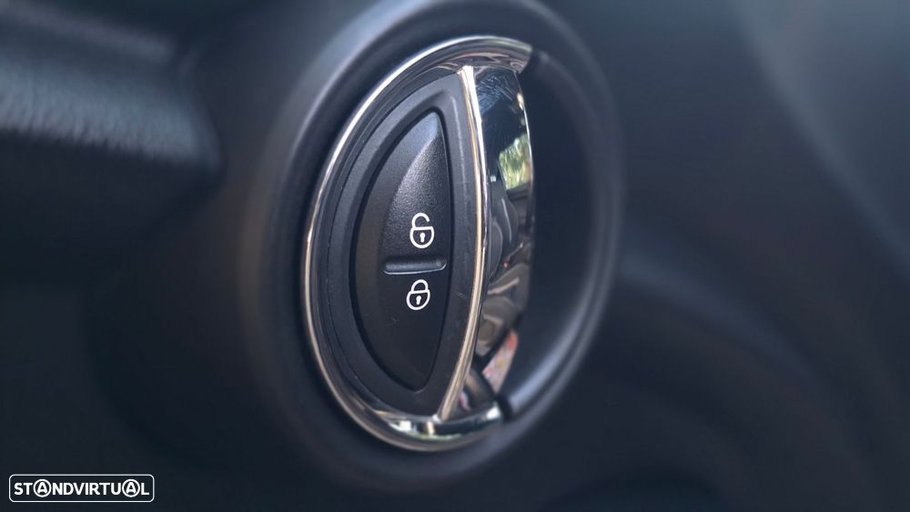 MINI 3 Portas Cooper D - 16