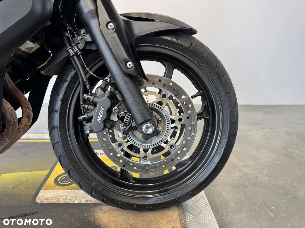 Honda VFR - 8
