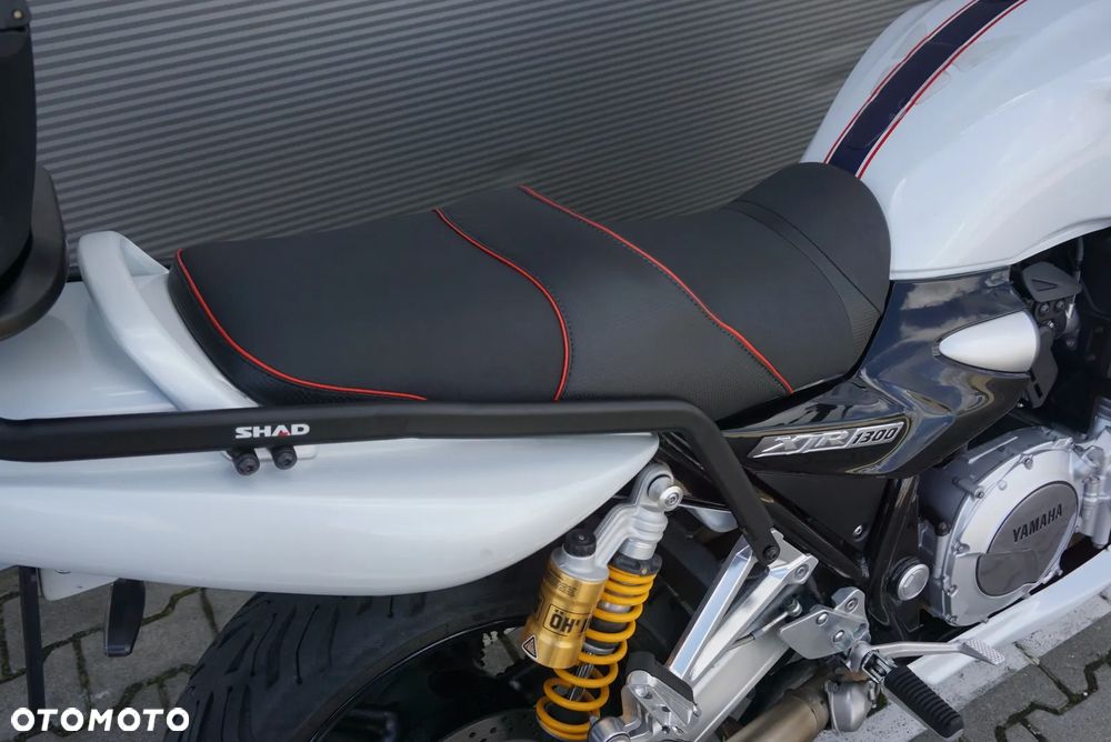Yamaha XJR - 6