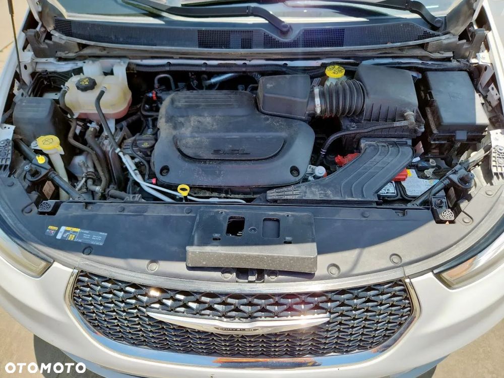 Chrysler Pacifica - 12