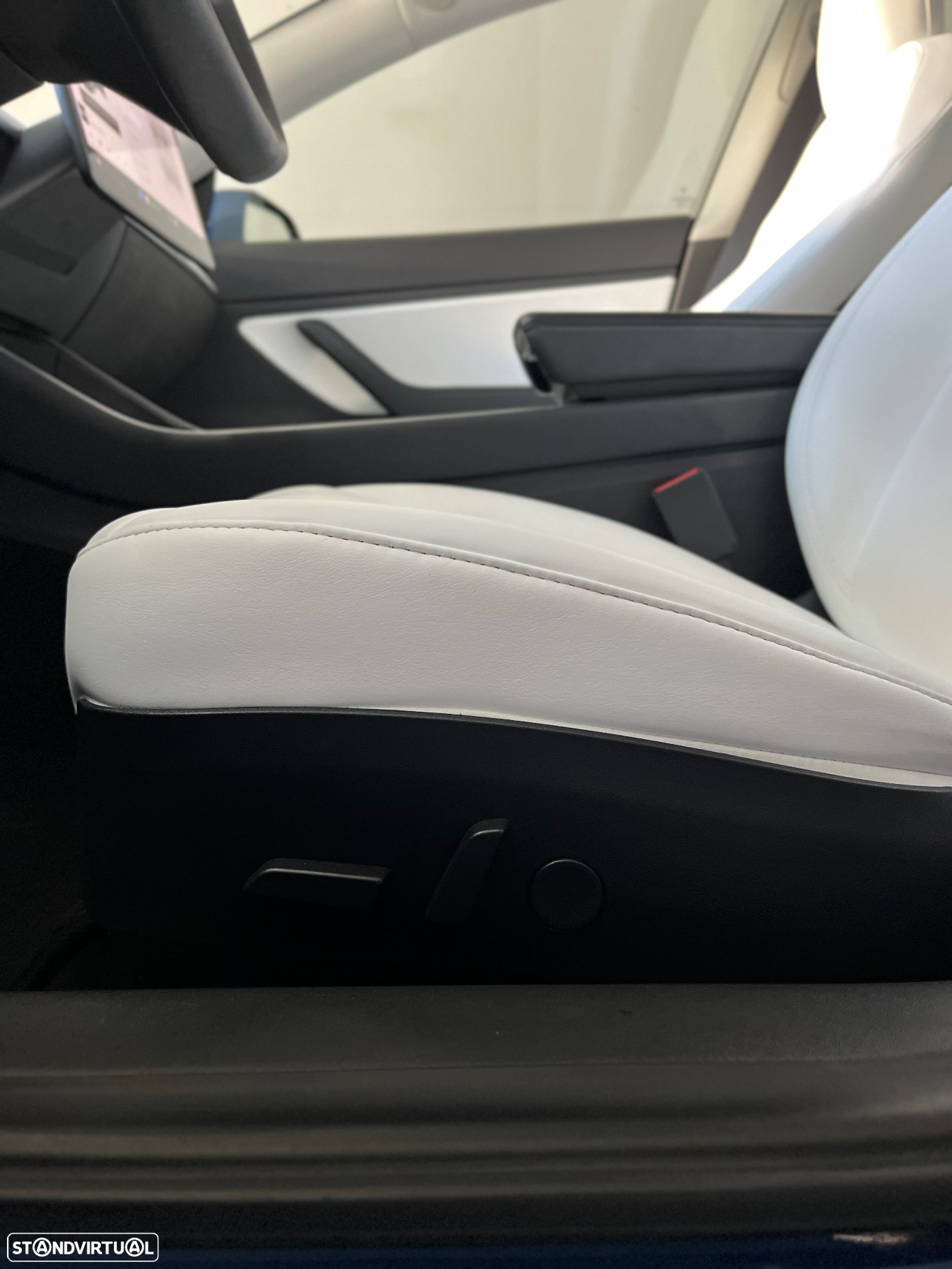 Tesla Model 3 Long-Range Dual Motor AWD - 29