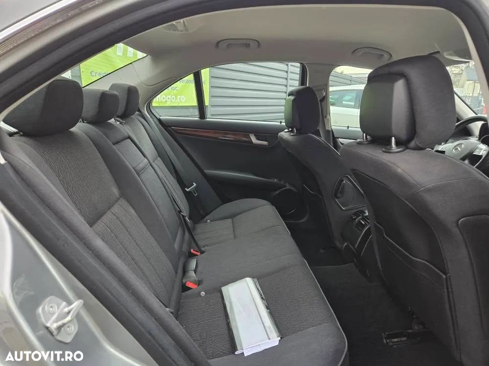 Mercedes-Benz C 180 CGI BlueEFFICIENCY Elegance - 23