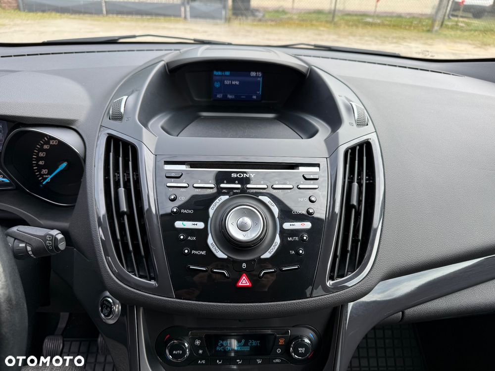 Ford Kuga 2.0 TDCi 2x4 Titanium - 14