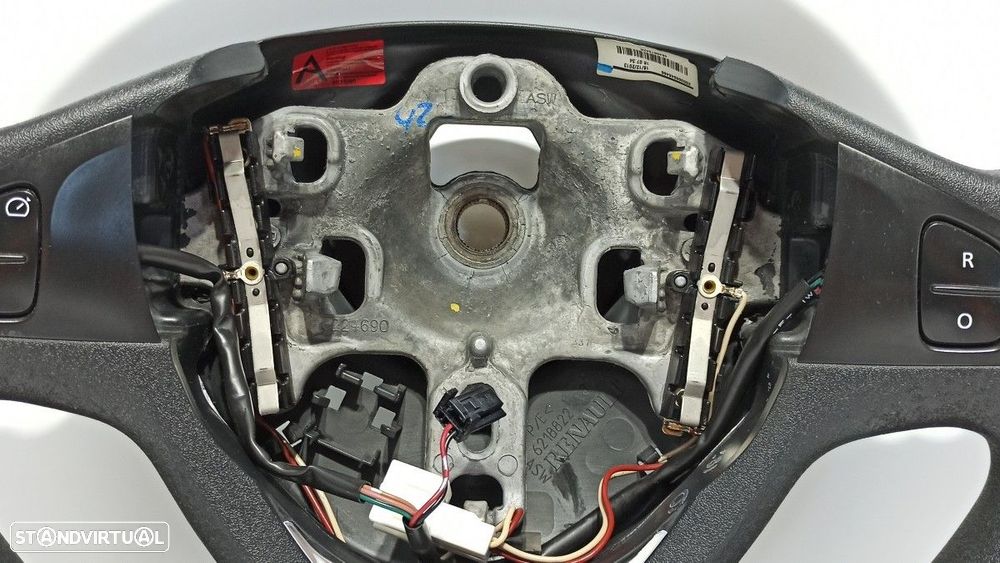 VOLANTE RENAULT CAPTUR LIMITED - 9