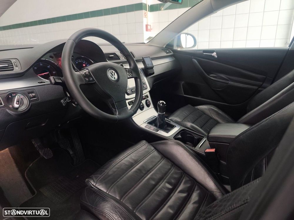 VW Passat Variant 2.0 TDI Highline - 9