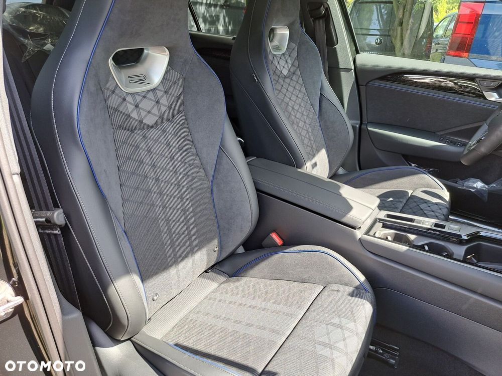 Volkswagen Passat - 12