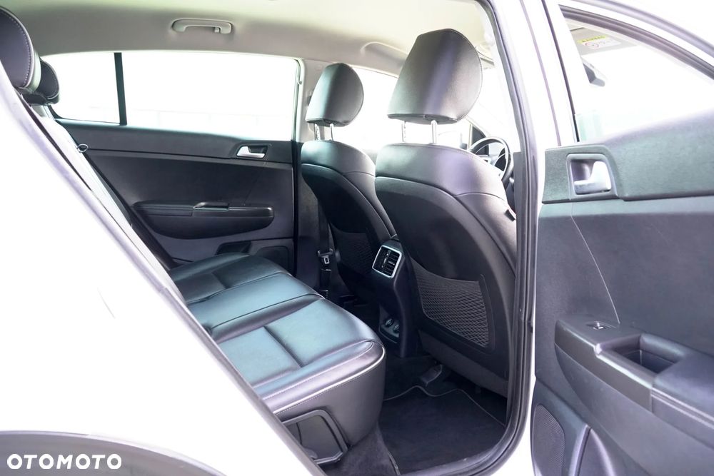 Kia Sportage 1.7 CRDI 2WD Spirit - 23