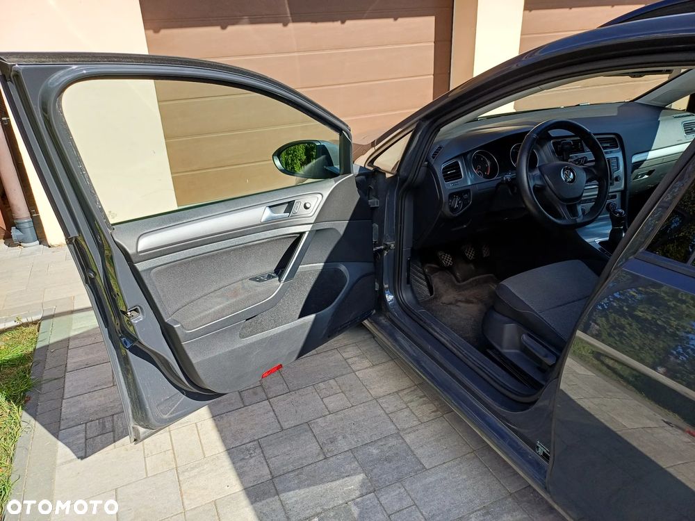 Volkswagen Golf - 10