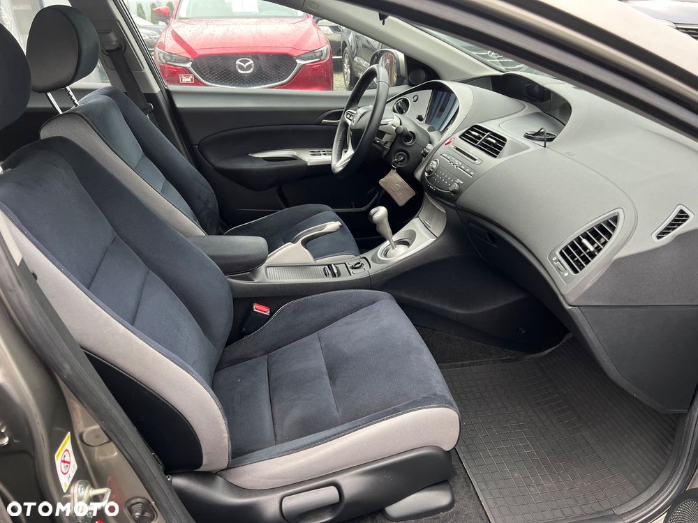 Honda Civic 1.8 Comfort - 11