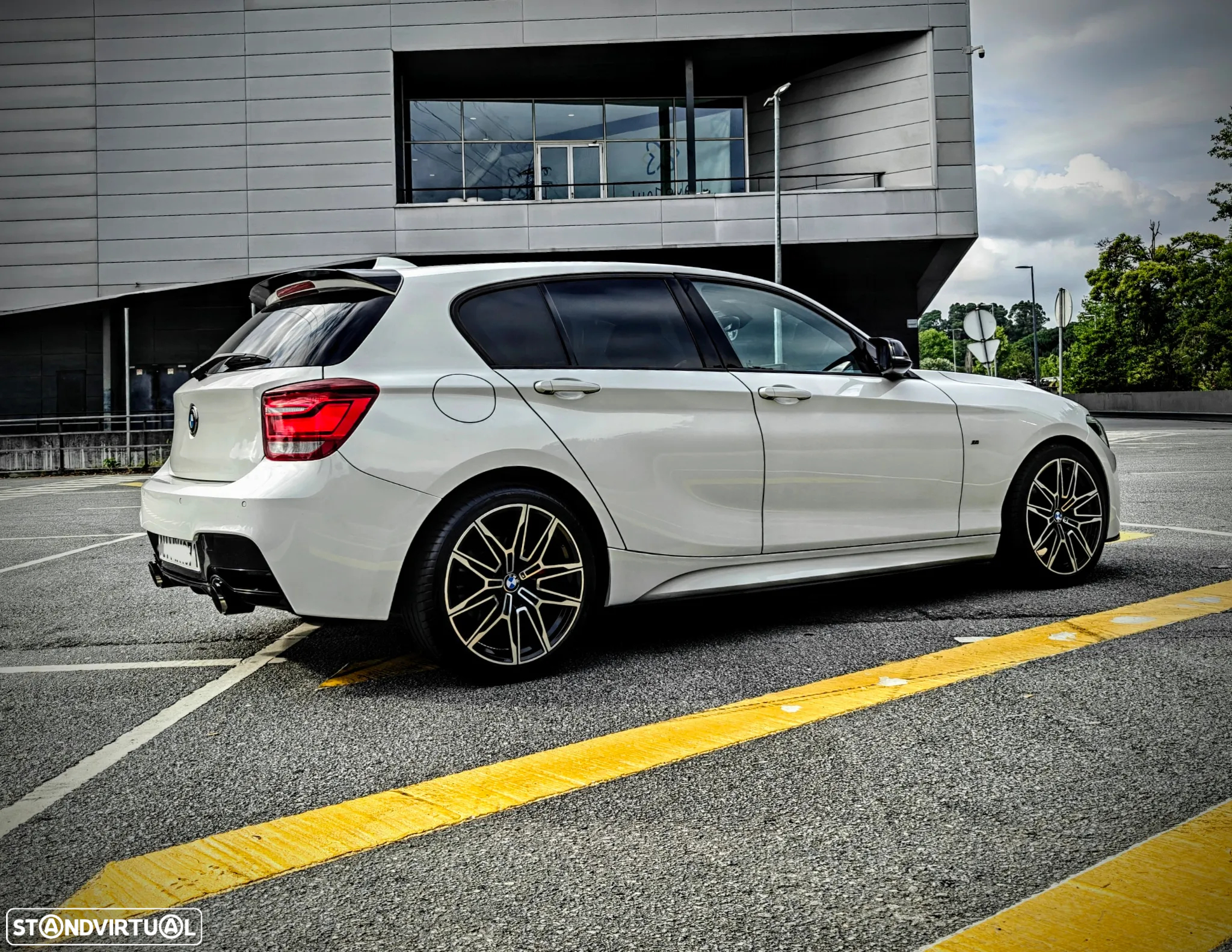 BMW 118 d Pack M - 22