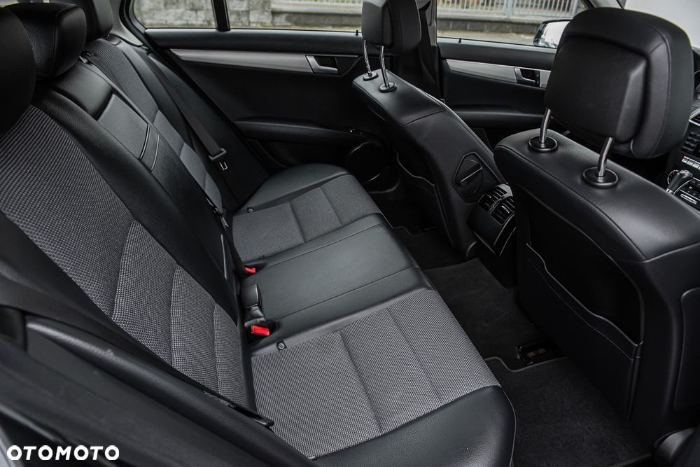 Mercedes-Benz Klasa C 200 T (BlueEFFICIENCY) 7G-TRONIC Avantgarde - 30