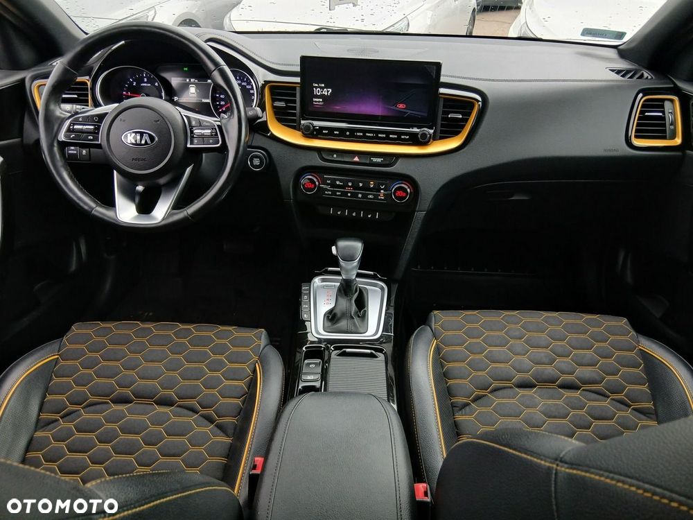 Kia XCeed - 15