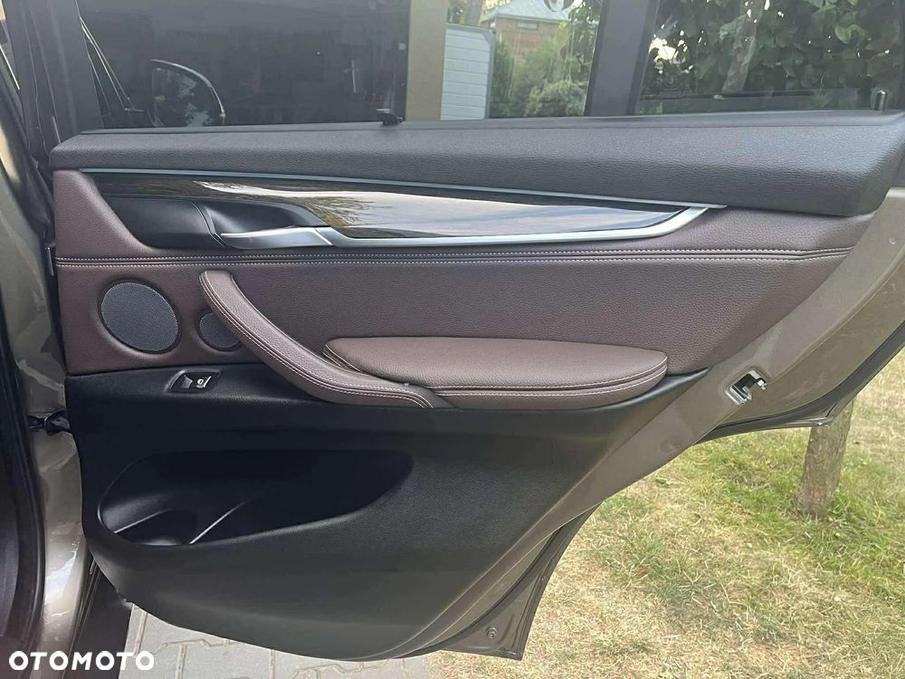 BMW X5 xDrive35i - 16