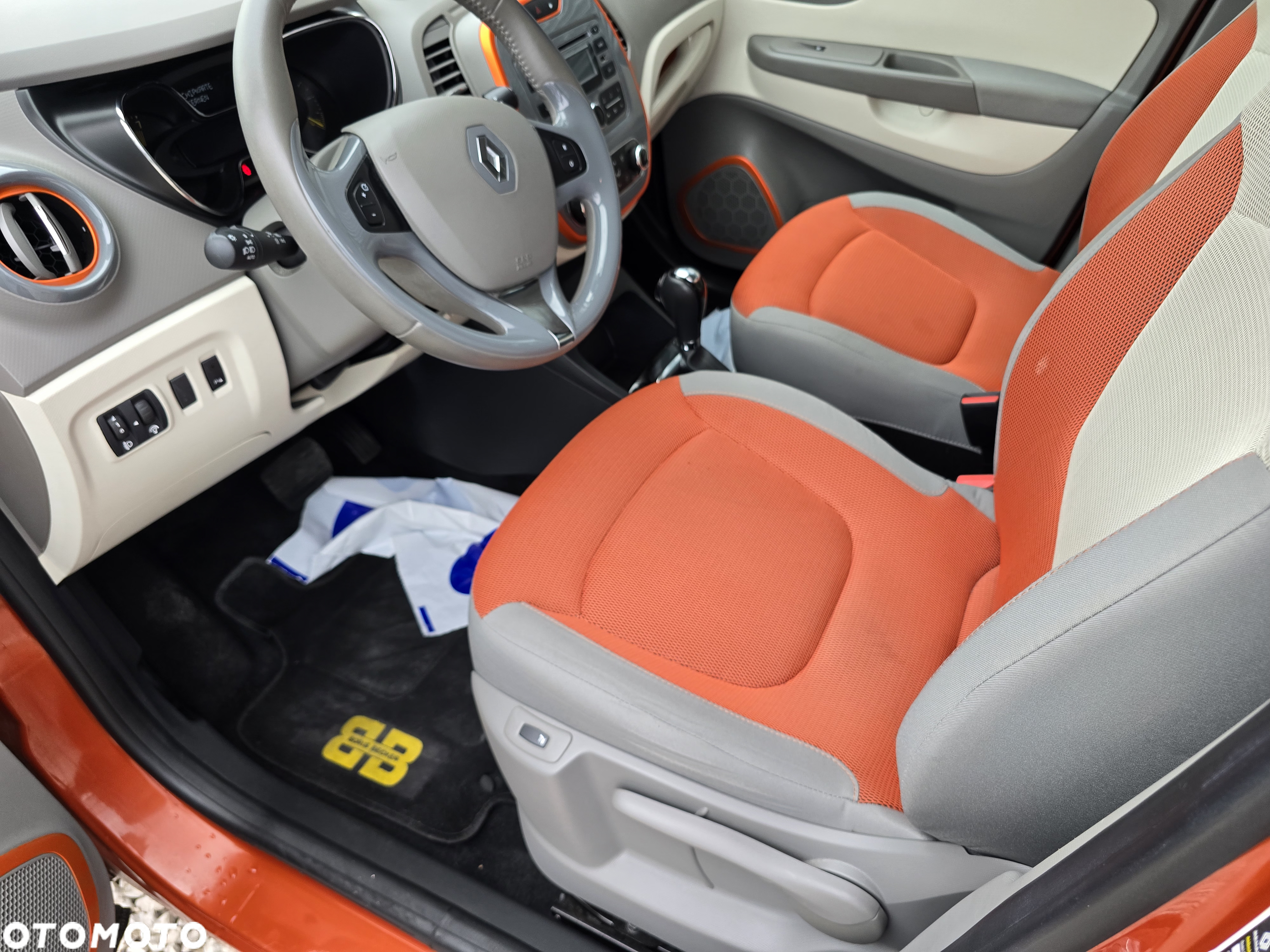 Renault Captur ENERGY TCe 120 EDC Luxe - 24