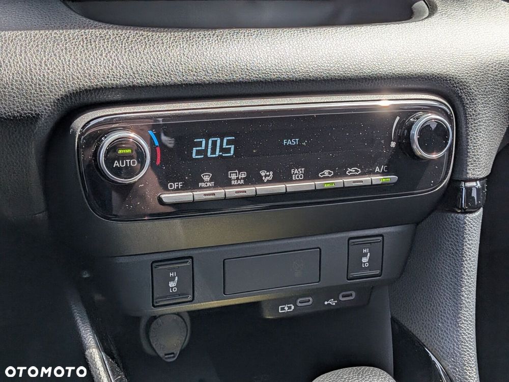 Toyota Yaris Hybrid 1.5 Style - 28
