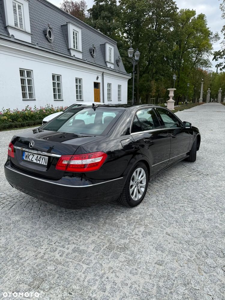 Mercedes-Benz Klasa E 200 CGI BlueEffICIENCY Avantgarde - 5