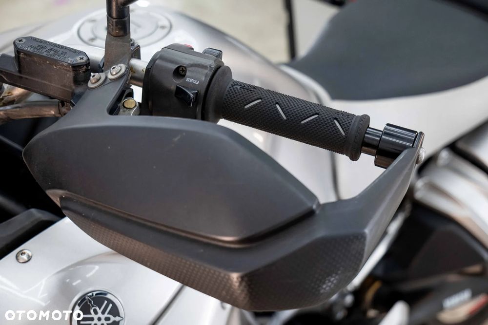 Yamaha XTZ - 27