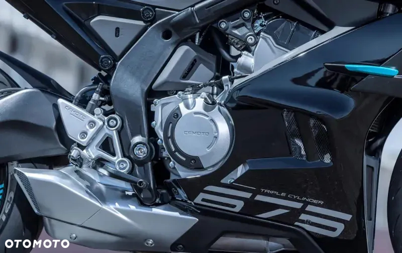 CFMoto SR - 7