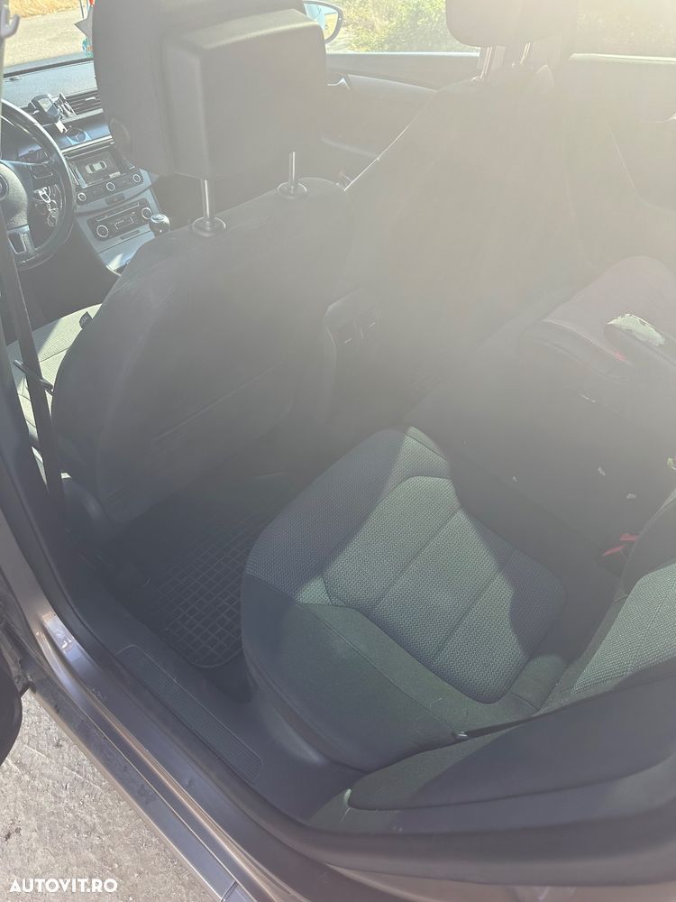 Volkswagen Passat 2.0 TDI Blue TDI Highline - 13
