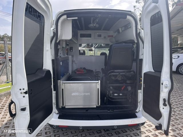 Fiat DOBLO XL 120cv AMBULANCIA - 6