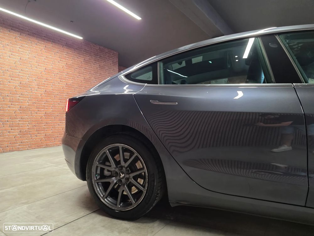 Tesla Model 3 Standard Range Plus RWD - 4
