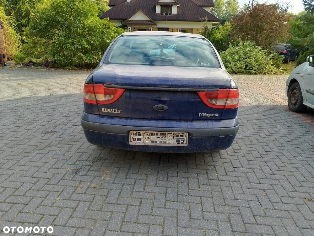 Renault Megane I FL (99-02.) 1.6 B 107KM. Silnik K4M700 Skrzynia JB3953  lakier OV460 - BLUE KING BC.Cały na części. GWARANCJA !!!  Przód Tył Zestaw Komplet Drzwi Klapa Zderzak Błotnik Maska Grill Atrapa Szyba Pas Lampa Lusterko Boczki Fotel Kanapa Kokpit Deska Rozdzielcza Przełącznik Włącznik Sterownik Przewody Wiązka Instalacja Moduł Komputer Czujnik Listwa Pompa Alternator Wtryski Głowica Rozrusznik Kompresor Sprzęgło Dwumas Silnik Skrzynia ABS Klimatyzacji Paliwa Wspomagania Kolektor Turbina Przepustnica Zawór Chłodnica Koło Hak Belka Sanki Zawieszenie Mcpherson Półoś Amortyzator Wydech Tłumik Zacisk Most - 5