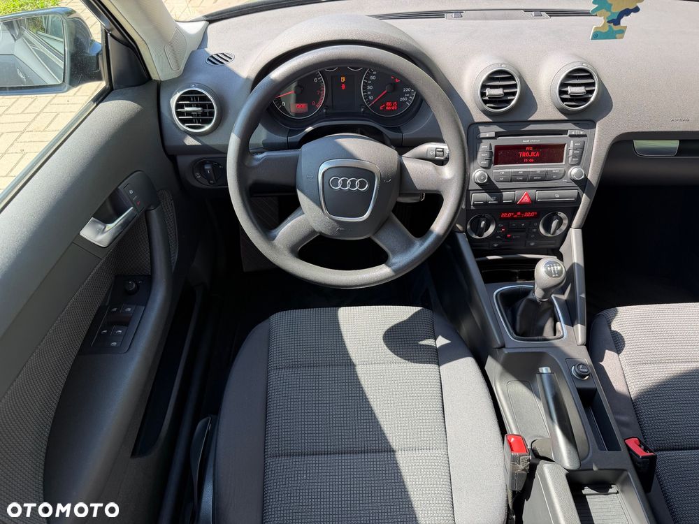 Audi A3 Sportback 1.6 Ambiente - 19