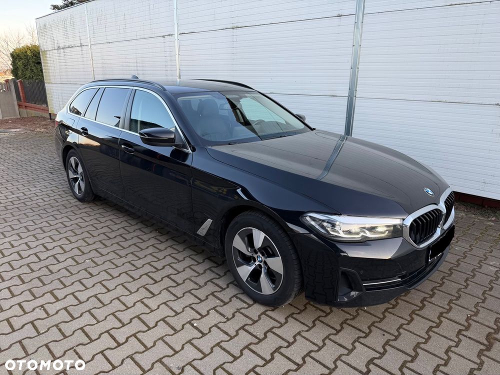 BMW Seria 5 520d xDrive Sport - 2