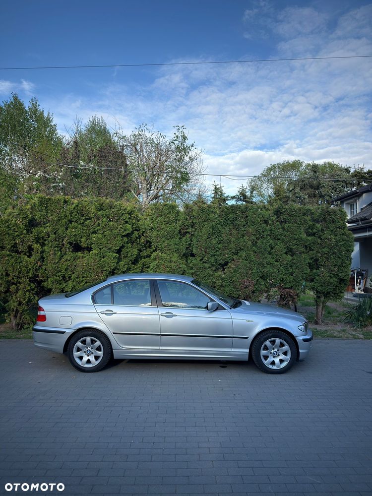 BMW Seria 3 325i - 3