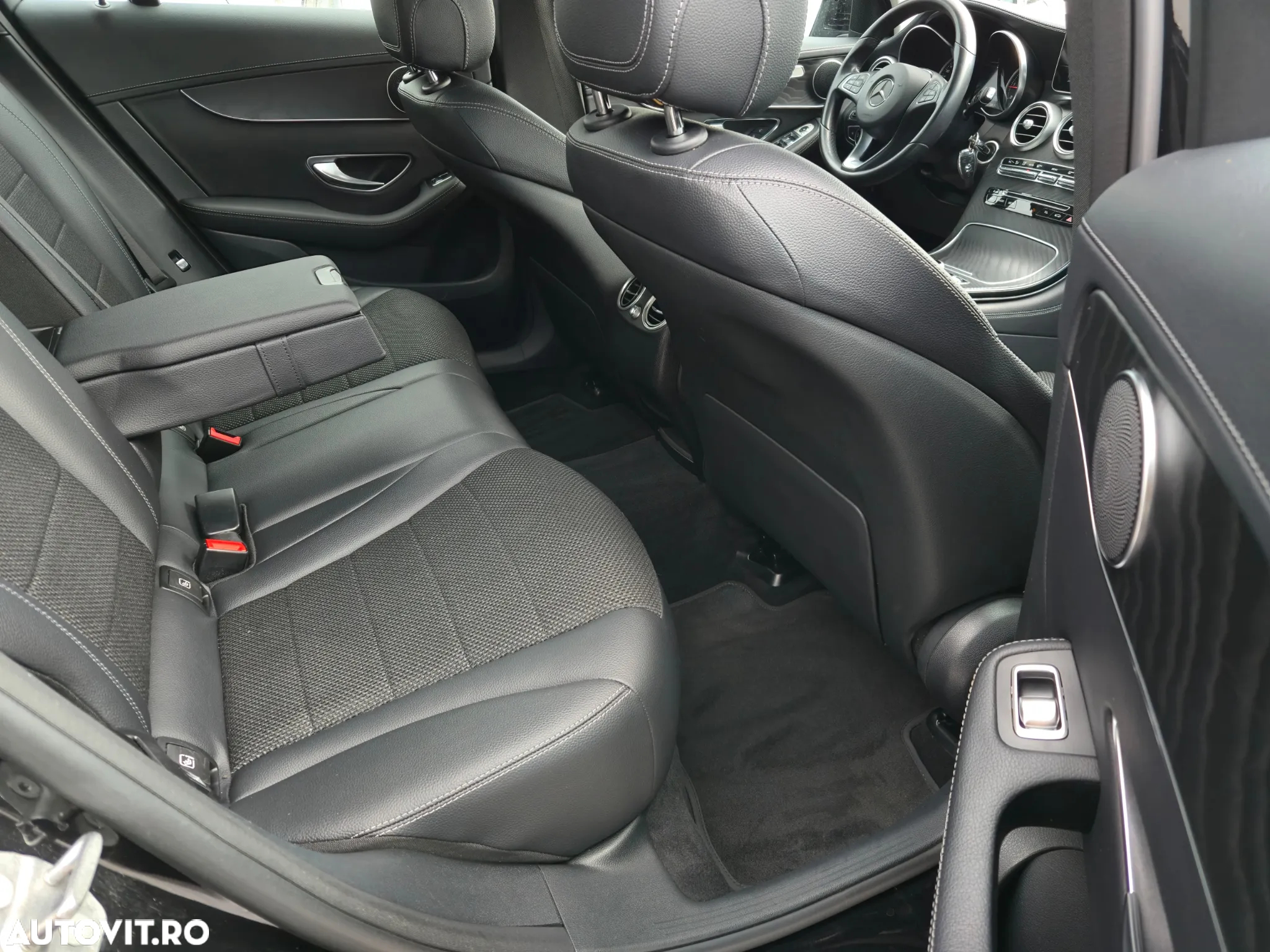 Mercedes-Benz GLC 220 d 4Matic 9G-TRONIC Exclusive - 25