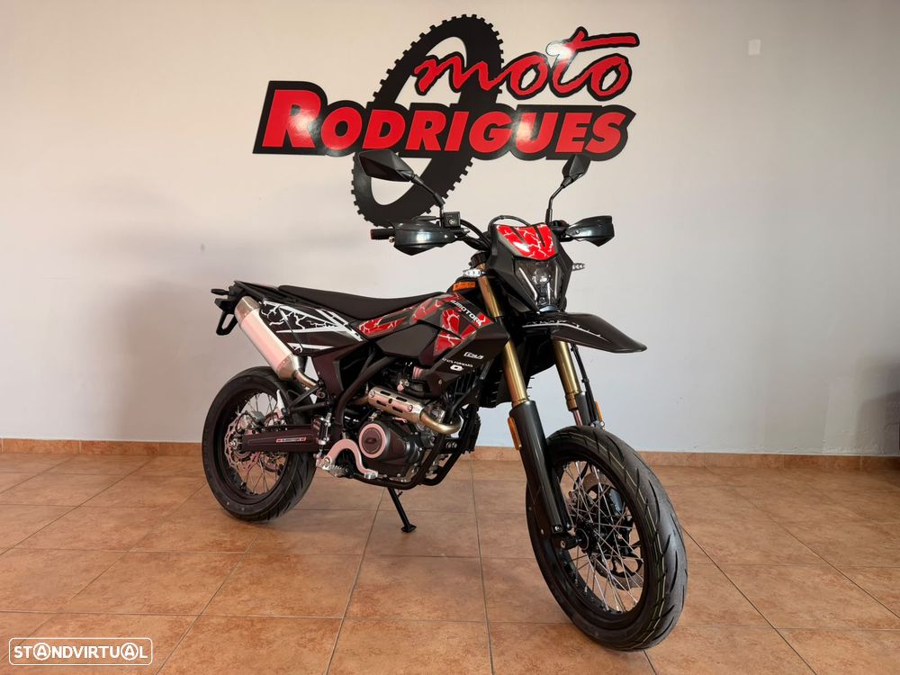 QJ Motor COV 125 - OFERTA DE EQUIPAMENTO + CARTÃO DE DESCONTO EM COMBUSTÍVEL - 1