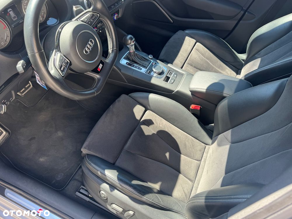 Audi S3 TFSI Sportback S tronic - 16